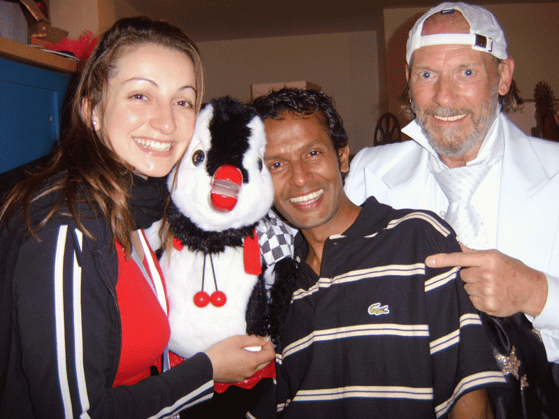 D�tente avec Laura copine � Nestor et Allan responsable d'animations